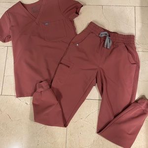 FIGS Mauve scrub set